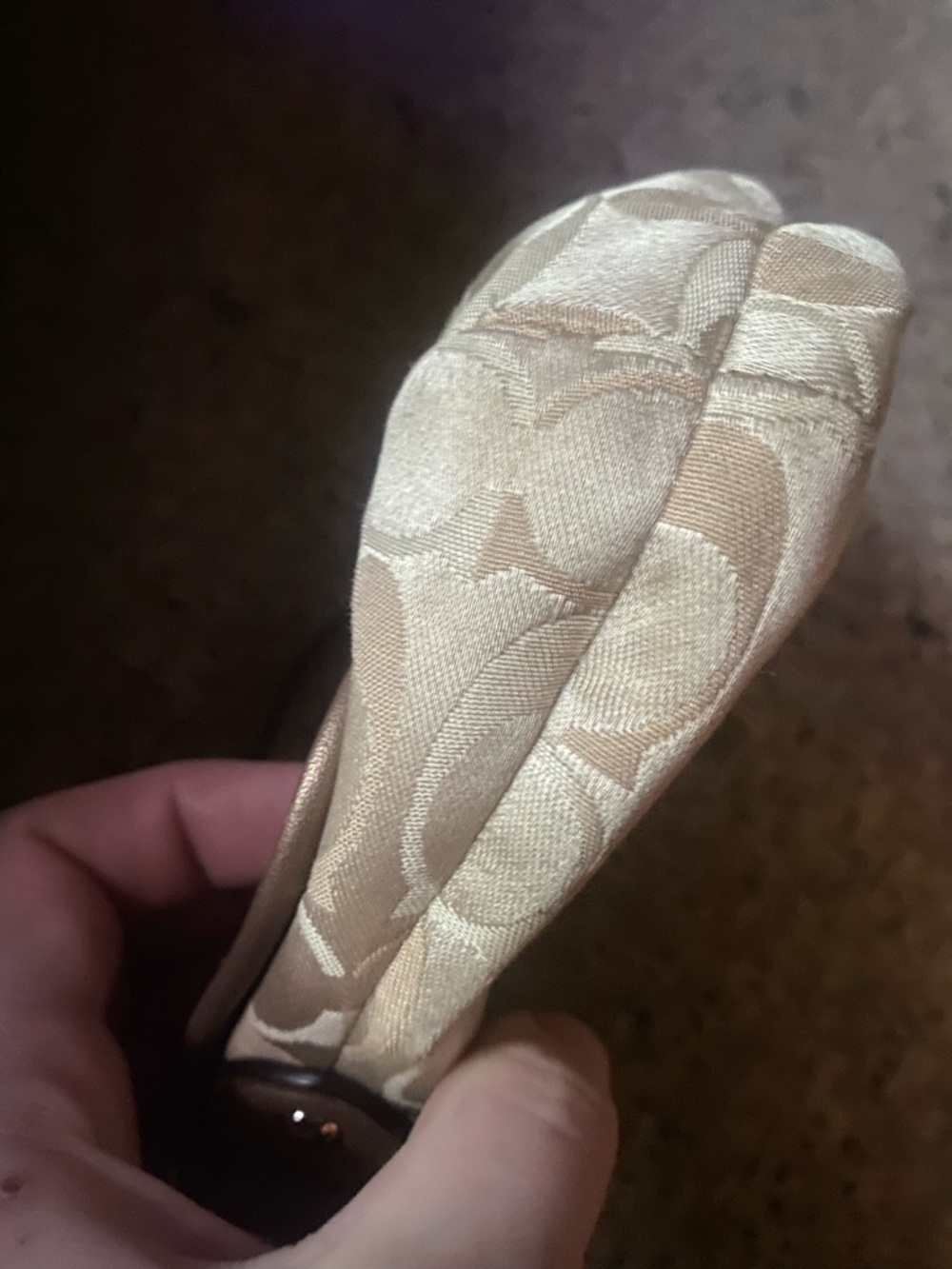 (Y2K) COACH- Shimmering Champagne Vintage Signature Pleated Demi/ Baguette - Picture 7 of 15